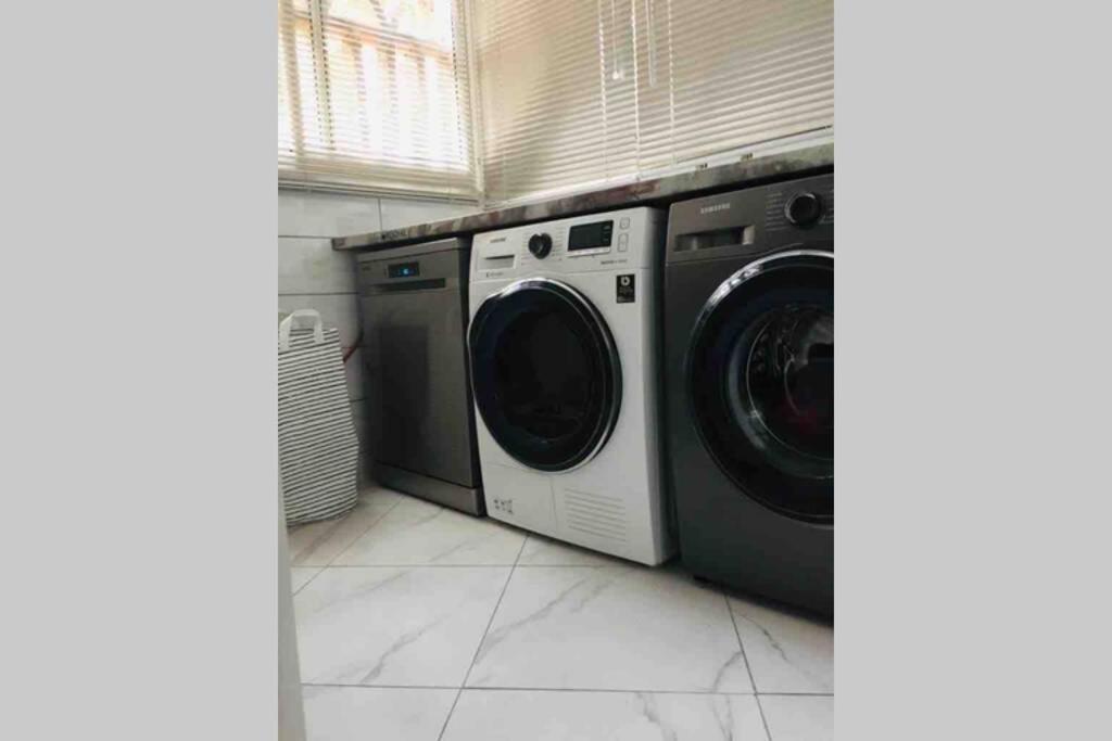 Mi Casa Es La Tuya Apartment Михас Екстериор снимка