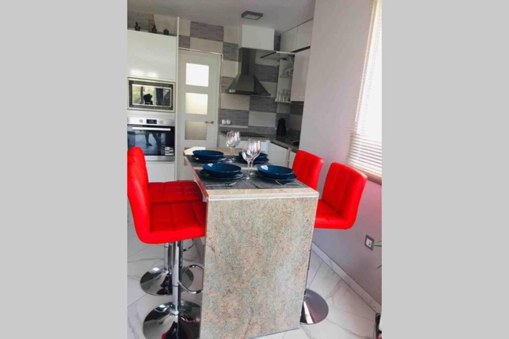 Mi Casa Es La Tuya Apartment Михас Екстериор снимка